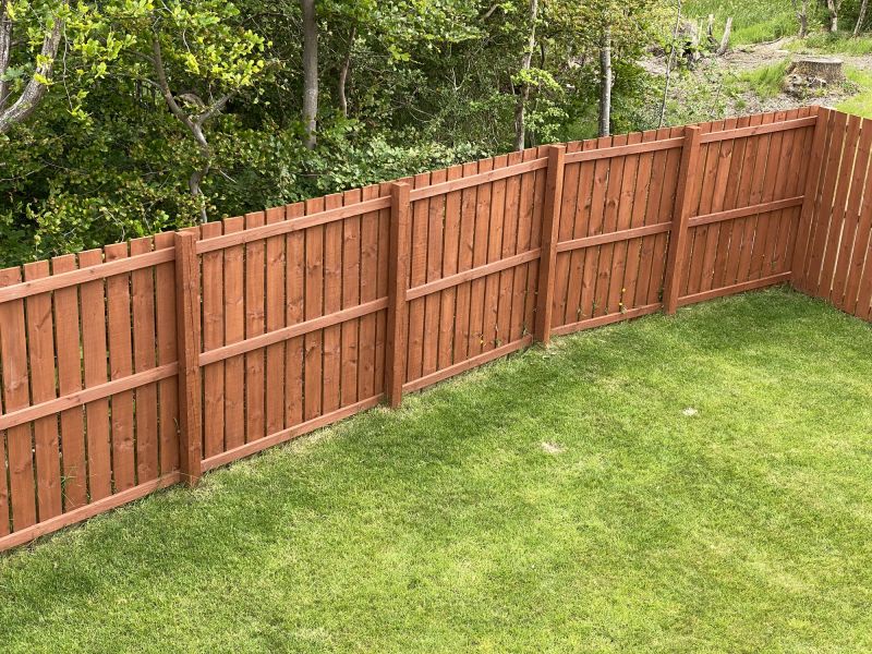Who Does Privacy Fence Installations